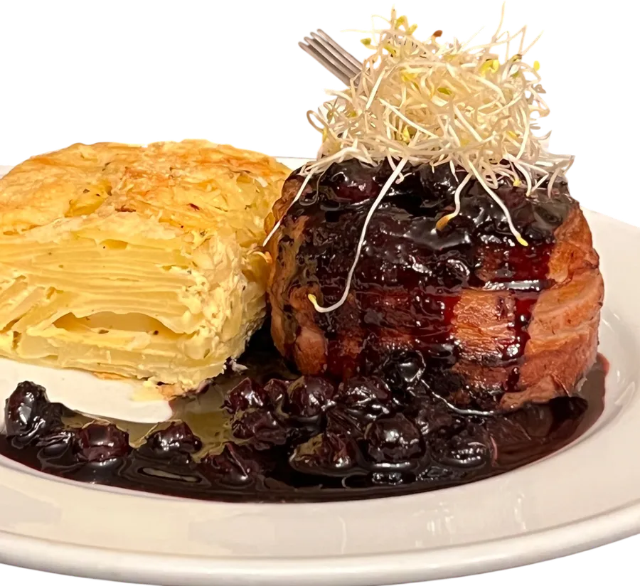 Filete arándano con papa mil hojas