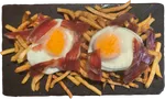 Huevos rotos con jamón de cebo