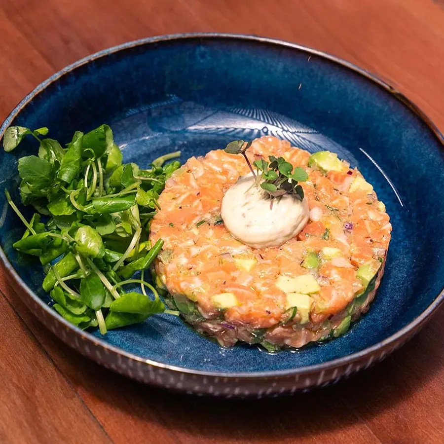 -TÁRTARO DE SALMÓN