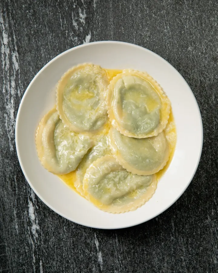 Cappellacci Gorgonzola e Spinaci Burro e Parmiggiano