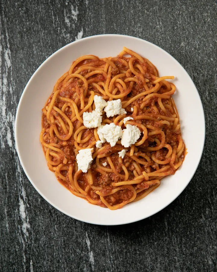 Spaghetti Fatti in Casa Ragù e Ricotta