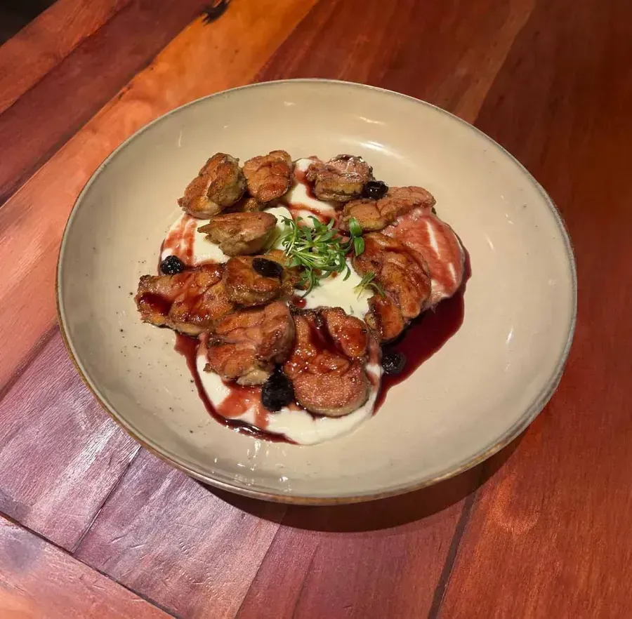 -MOLLEJAS CON CREMA DE COLIFLOR